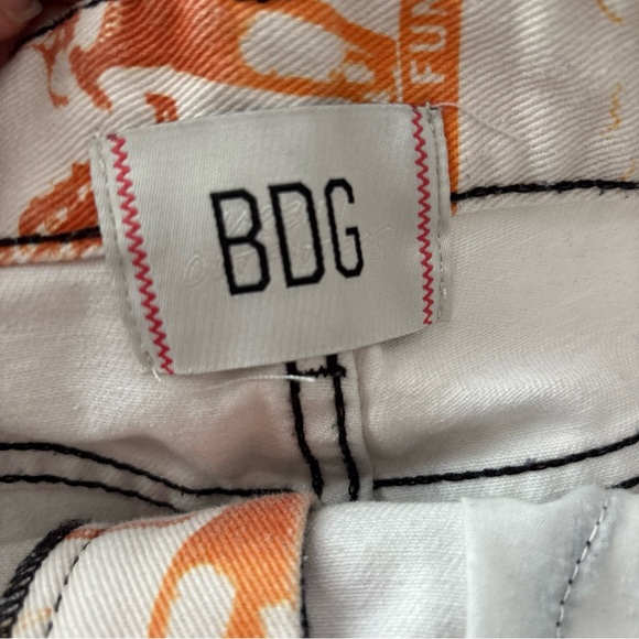 BDG Womens White High Waist Cut Off Denim Shorts 27 Beach Party Coastal Festival - Picture 7 of 8